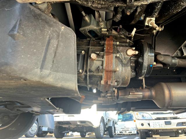 ダイナトラック 1.75トン10尺平ボディー 荷台床木板貼り ロープ穴3対 衝突軽減ブレーキ 車線逸脱警報 クリアランスソナー オートハイビーム ナビTV LEDヘッドライト キーレス メッキパーツ 5MT(34枚目)