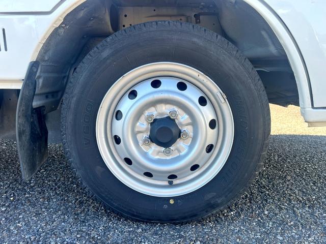 バネットトラック ＤＸロング　３０ＫＧ垂直式パワーゲート　荷台長２．７ｍロング　低床リアダブルタイヤ　ナビＴＶ　ＡＴ車（33枚目）