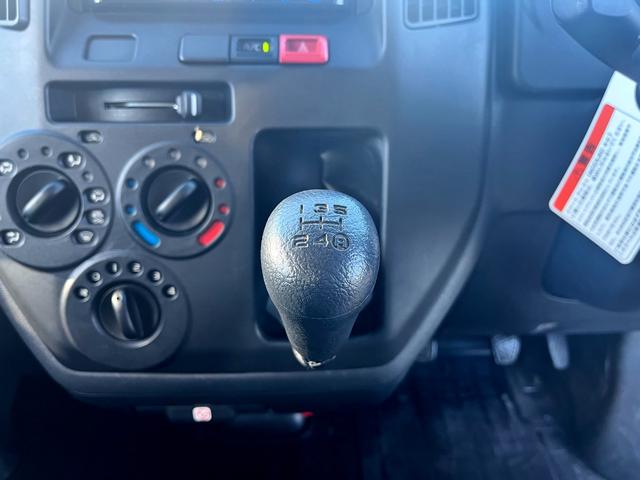 タウンエーストラック ＤＸ　Ｘエディション　衝突軽減ブレーキ　車線逸脱警報　オートハイビーム　ナビＴＶ　バックモニター　ＥＴＣ　ドラレコ付き　キーレスキー　ＡＴ車（17枚目）