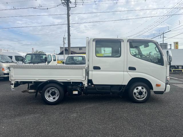 ダイナトラック 1.25トンWキャブ 4WD 荷台シマ鉄板貼り 衝突軽減ブレーキ 車線逸脱警報 ナビTV ETC リアヒーター付き オートハイビーム AT車(4枚目)