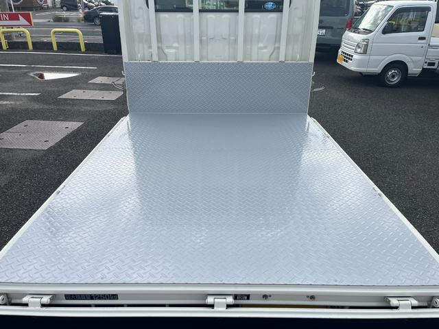 ダイナトラック 1.25トンWキャブ 4WD 荷台シマ鉄板貼り 衝突軽減ブレーキ 車線逸脱警報 ナビTV ETC リアヒーター付き オートハイビーム AT車(9枚目)