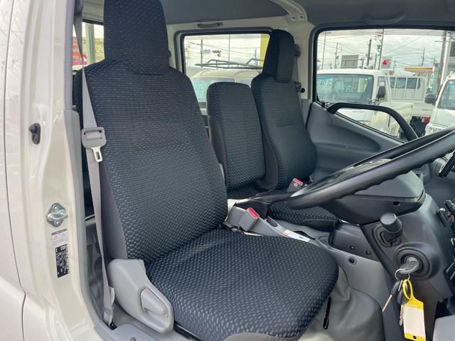 ダイナトラック 1.25トンWキャブ 4WD 荷台シマ鉄板貼り 衝突軽減ブレーキ 車線逸脱警報 ナビTV ETC リアヒーター付き オートハイビーム AT車(14枚目)