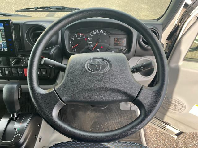 ダイナトラック 1.25トンWキャブ 4WD 荷台シマ鉄板貼り 衝突軽減ブレーキ 車線逸脱警報 ナビTV ETC リアヒーター付き オートハイビーム AT車(16枚目)