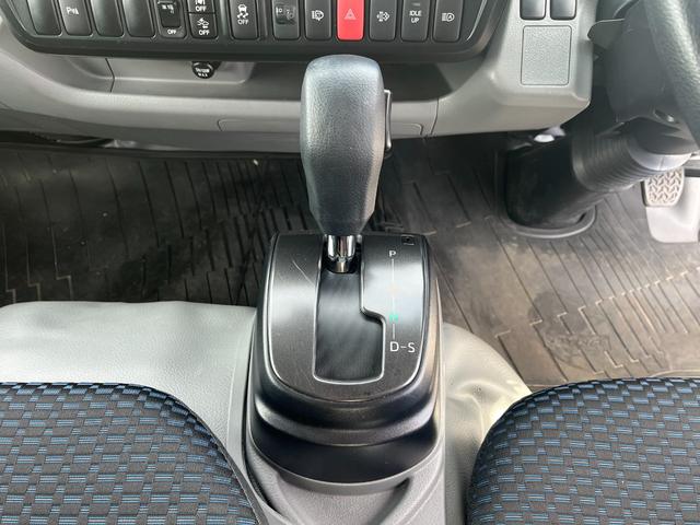 ダイナトラック 1.25トンWキャブ 4WD 荷台シマ鉄板貼り 衝突軽減ブレーキ 車線逸脱警報 ナビTV ETC リアヒーター付き オートハイビーム AT車(17枚目)