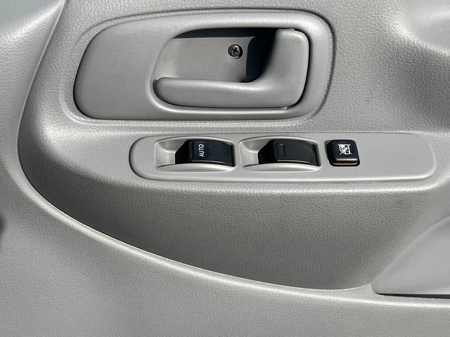 ダイナトラック 1.25トンWキャブ 4WD 荷台シマ鉄板貼り 衝突軽減ブレーキ 車線逸脱警報 ナビTV ETC リアヒーター付き オートハイビーム AT車(28枚目)