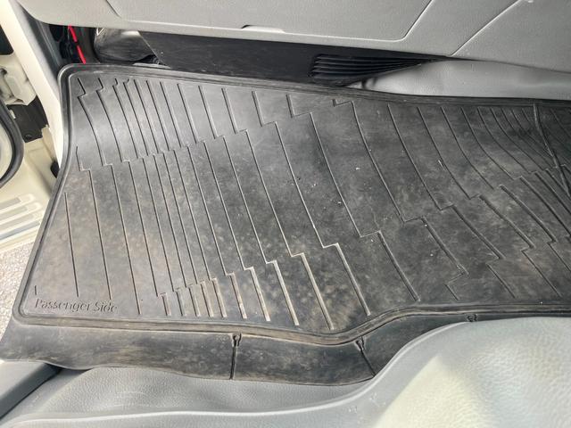 ダイナトラック 1.25トンWキャブ 4WD 荷台シマ鉄板貼り 衝突軽減ブレーキ 車線逸脱警報 ナビTV ETC リアヒーター付き オートハイビーム AT車(29枚目)