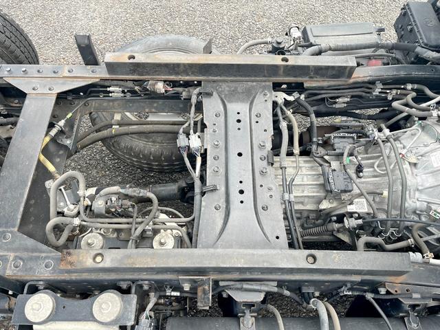 デュトロ 1.95トン全低床ダンプ コボレーン リアピン 鳥居アングル補強 衝突軽減ブレーキ 車線逸脱警報 アイドリングストップ ETC車載器 電動格納ミラー LEDヘッドライト AT車(17枚目)