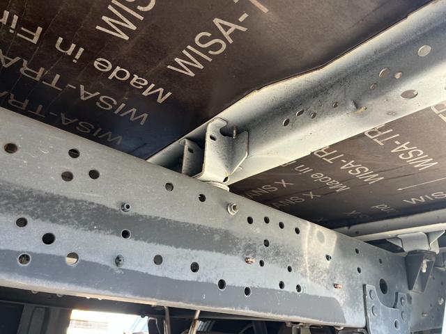 ダイナトラック 1.35トン10尺平ボディー 荷台カーテン幌付き 1KDディーゼルターボ 全低床リアWタイヤ ナビTV バックモニター ETC キーレス AT車 普通免許で運転OK(39枚目)