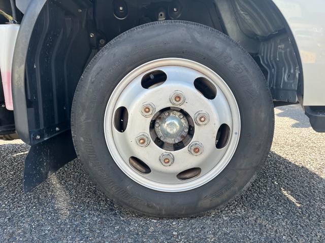 ダイナトラック 1.35トン10尺平ボディー 荷台カーテン幌付き 1KDディーゼルターボ 全低床リアWタイヤ ナビTV バックモニター ETC キーレス AT車 普通免許で運転OK(42枚目)