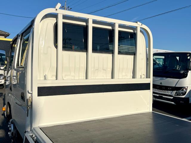 ダイナトラック ２トン全低床Ｗキャブ　荷台床木板貼り　衝突軽減ブレーキ　車線逸脱警報　クリアランスソナー　アイドリングストップ　ナビＴＶ　バックモニター　ＥＴＣ　ドラレコ付き　ＬＥＤヘッドライト　ＡＴ車（11枚目）