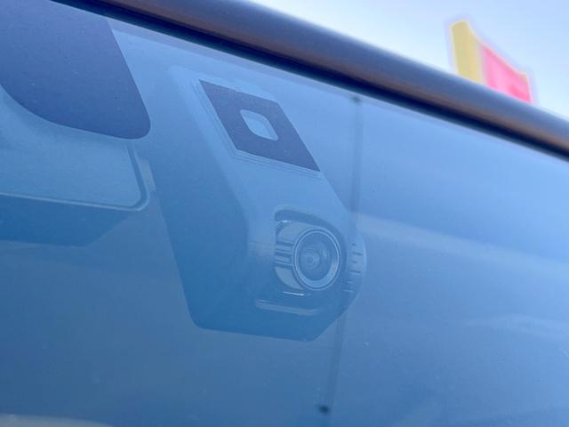 ダイナトラック ２トン全低床Ｗキャブ　荷台床木板貼り　衝突軽減ブレーキ　車線逸脱警報　クリアランスソナー　アイドリングストップ　ナビＴＶ　バックモニター　ＥＴＣ　ドラレコ付き　ＬＥＤヘッドライト　ＡＴ車（27枚目）