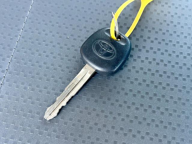 ダイナトラック ２トン全低床Ｗキャブ　荷台床木板貼り　衝突軽減ブレーキ　車線逸脱警報　クリアランスソナー　アイドリングストップ　ナビＴＶ　バックモニター　ＥＴＣ　ドラレコ付き　ＬＥＤヘッドライト　ＡＴ車（33枚目）