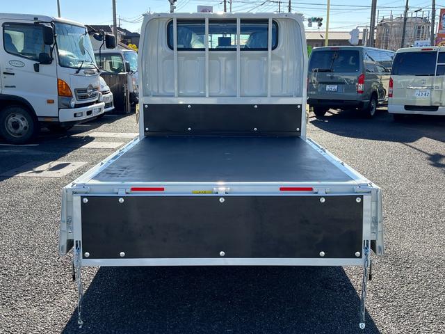 キャンター Ｗキャブ全低床　衝突軽減ブレーキ　車線逸脱警報　バックモニター　リアヒーター付き　ＬＥＤヘッドライト　イージーアクセスキー　登録済未使用　ＡＴ車（8枚目）