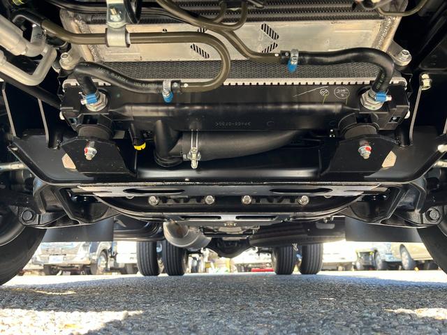 キャンター Ｗキャブ全低床　衝突軽減ブレーキ　車線逸脱警報　バックモニター　リアヒーター付き　ＬＥＤヘッドライト　イージーアクセスキー　登録済未使用　ＡＴ車（33枚目）