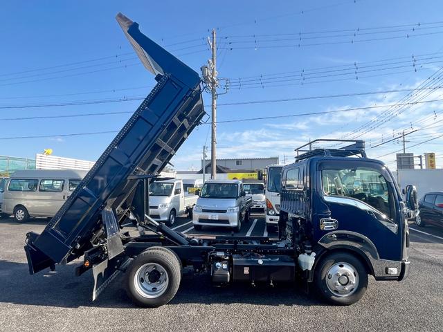 エルフトラック ３トンスーパー強化ダンプ　荷台床厚９ｍｍ　ルーフキャリア　鳥居アングル補強　衝突軽減ブレーキ　車線逸脱警報　交差点警報　バックモニター　ＥＴＣ　ＬＥＤヘッド＆テールランプ　６ＭＴ（13枚目）