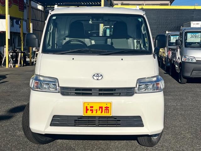 タウンエーストラック ＤＸ　Ｘエディション　４ＷＤ　衝突軽減ブレーキ　車線逸脱警報　オートハイビーム　アイドリングストップ　純正ナビＴＶ　ＥＴＣ　ドラレコ付き　キーレスキー　ＬＥＤヘッドライト　５ＭＴ（2枚目）