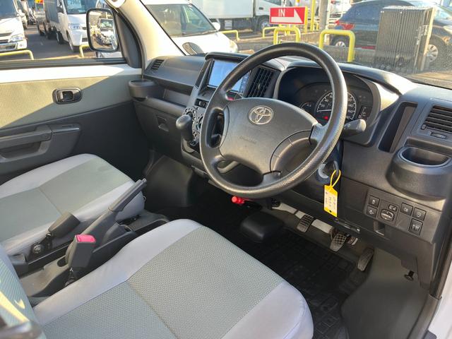タウンエーストラック ＤＸ　Ｘエディション　４ＷＤ　衝突軽減ブレーキ　車線逸脱警報　オートハイビーム　アイドリングストップ　純正ナビＴＶ　ＥＴＣ　ドラレコ付き　キーレスキー　ＬＥＤヘッドライト　５ＭＴ（13枚目）
