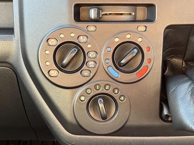 タウンエーストラック ＤＸ　Ｘエディション　４ＷＤ　衝突軽減ブレーキ　車線逸脱警報　オートハイビーム　アイドリングストップ　純正ナビＴＶ　ＥＴＣ　ドラレコ付き　キーレスキー　ＬＥＤヘッドライト　５ＭＴ（21枚目）