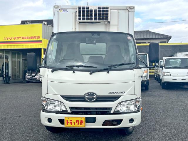 デュトロ -5度設定中温冷凍車 左サイドドア 衝突軽減ブレーキ 車線逸脱警報 坂道発進補助装置 バックモニター ETC スマートキー 5MT 積載2000KG(2枚目)
