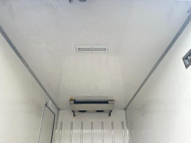 デュトロ -5度設定中温冷凍車 左サイドドア 衝突軽減ブレーキ 車線逸脱警報 坂道発進補助装置 バックモニター ETC スマートキー 5MT 積載2000KG(14枚目)