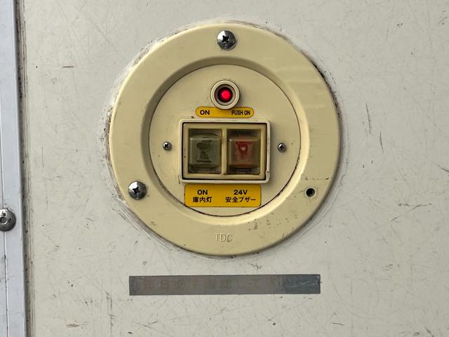 デュトロ -5度設定中温冷凍車 左サイドドア 衝突軽減ブレーキ 車線逸脱警報 坂道発進補助装置 バックモニター ETC スマートキー 5MT 積載2000KG(16枚目)