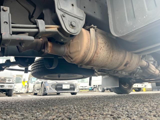 デュトロ -5度設定中温冷凍車 左サイドドア 衝突軽減ブレーキ 車線逸脱警報 坂道発進補助装置 バックモニター ETC スマートキー 5MT 積載2000KG(40枚目)