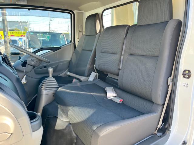 アトラストラック 1.5トン10尺平ボディー 荷台床鉄板貼り 低床リア小径タイヤ あおりロープ穴3対 ナビTV キーレス 5MT 普通免許で運転OK(14枚目)