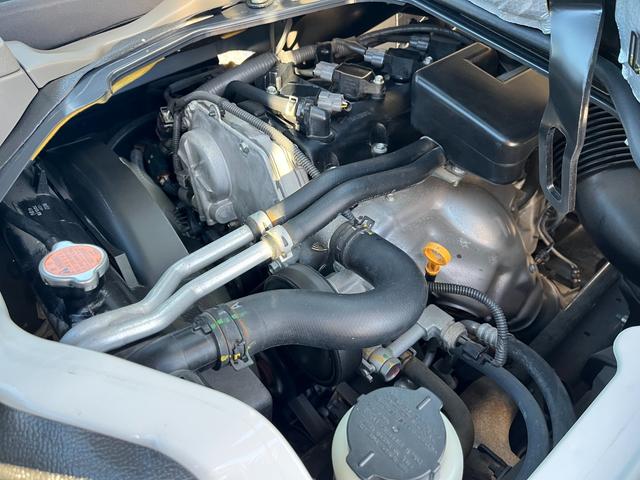 アトラストラック 1.5トン10尺平ボディー 荷台床鉄板貼り 低床リア小径タイヤ あおりロープ穴3対 ナビTV キーレス 5MT 普通免許で運転OK(29枚目)