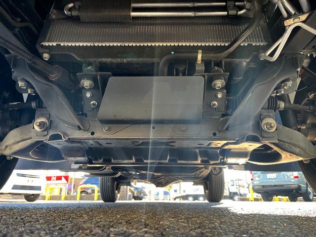 アトラストラック 1.5トン10尺平ボディー 荷台床鉄板貼り 低床リア小径タイヤ あおりロープ穴3対 ナビTV キーレス 5MT 普通免許で運転OK(30枚目)