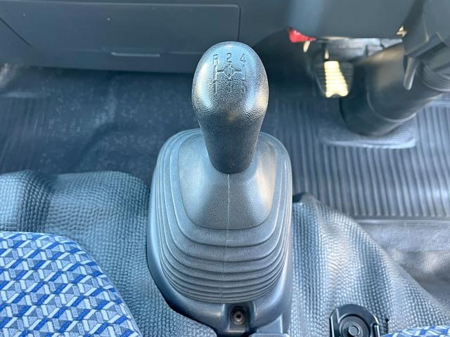 アトラストラック 1.55トンWキャブ 低床リアWタイヤ 衝突軽減ブレーキ 車線逸脱警報 坂道発進補助装置 ETC ドラレコ付き LEDヘッドライト 5MT(17枚目)