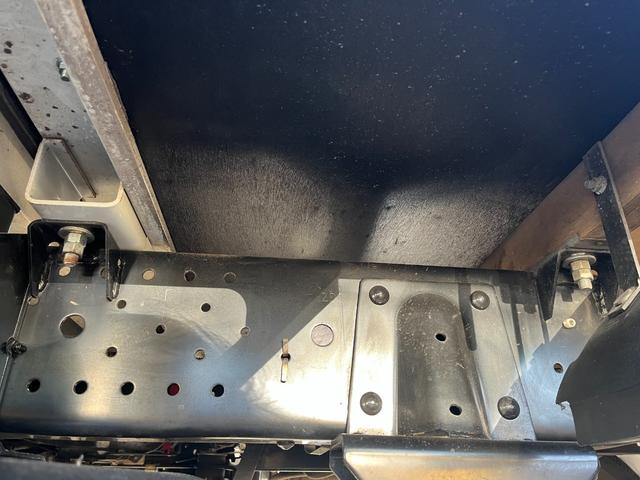 アトラストラック 1.55トンWキャブ 低床リアWタイヤ 衝突軽減ブレーキ 車線逸脱警報 坂道発進補助装置 ETC ドラレコ付き LEDヘッドライト 5MT(35枚目)