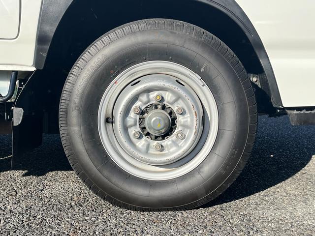 アトラストラック 1.55トンWキャブ 低床リアWタイヤ 衝突軽減ブレーキ 車線逸脱警報 坂道発進補助装置 ETC ドラレコ付き LEDヘッドライト 5MT(37枚目)