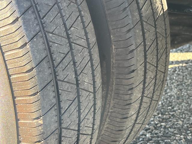 アトラストラック 1.55トンWキャブ 低床リアWタイヤ 衝突軽減ブレーキ 車線逸脱警報 坂道発進補助装置 ETC ドラレコ付き LEDヘッドライト 5MT(42枚目)