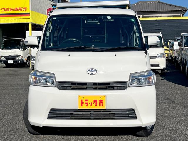 タウンエースバン ＧＬ　４ＷＤ　荷室収納棚付き　衝突軽減ブレーキ　車線逸脱警報　ナビ　バックモニター　ＥＴＣ　リアヒーター付き　ＬＥＤヘッドライト　キーレス　ＡＴ車（2枚目）