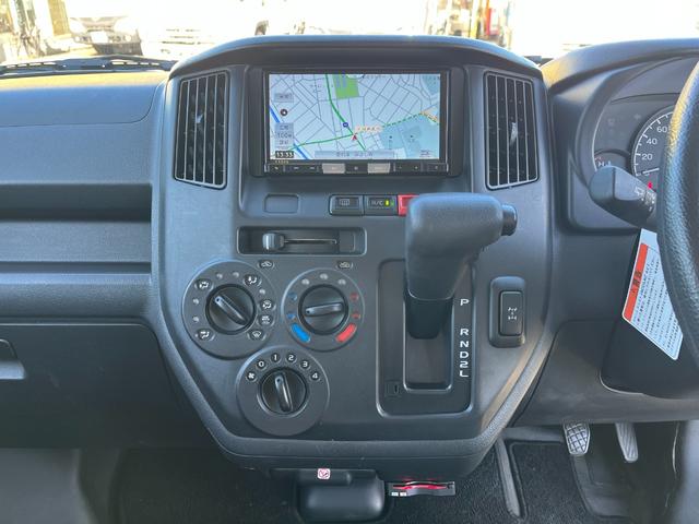 タウンエースバン ＧＬ　４ＷＤ　荷室収納棚付き　衝突軽減ブレーキ　車線逸脱警報　ナビ　バックモニター　ＥＴＣ　リアヒーター付き　ＬＥＤヘッドライト　キーレス　ＡＴ車（23枚目）