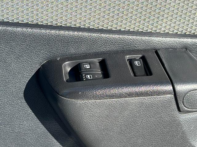 タウンエースバン ＧＬ　４ＷＤ　荷室収納棚付き　衝突軽減ブレーキ　車線逸脱警報　ナビ　バックモニター　ＥＴＣ　リアヒーター付き　ＬＥＤヘッドライト　キーレス　ＡＴ車（31枚目）