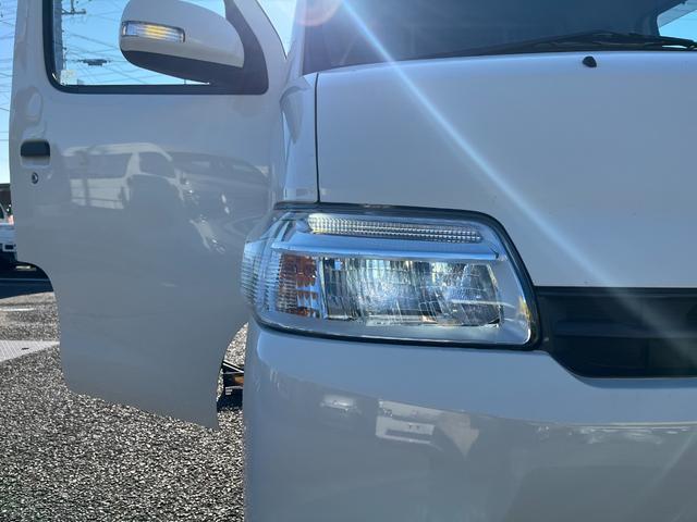 タウンエースバン ＧＬ　４ＷＤ　荷室収納棚付き　衝突軽減ブレーキ　車線逸脱警報　ナビ　バックモニター　ＥＴＣ　リアヒーター付き　ＬＥＤヘッドライト　キーレス　ＡＴ車（32枚目）