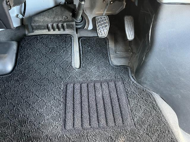 タウンエースバン ＧＬ　４ＷＤ　荷室収納棚付き　衝突軽減ブレーキ　車線逸脱警報　ナビ　バックモニター　ＥＴＣ　リアヒーター付き　ＬＥＤヘッドライト　キーレス　ＡＴ車（33枚目）