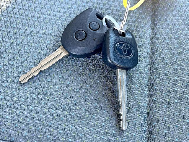 タウンエースバン ＧＬ　４ＷＤ　荷室収納棚付き　衝突軽減ブレーキ　車線逸脱警報　ナビ　バックモニター　ＥＴＣ　リアヒーター付き　ＬＥＤヘッドライト　キーレス　ＡＴ車（34枚目）