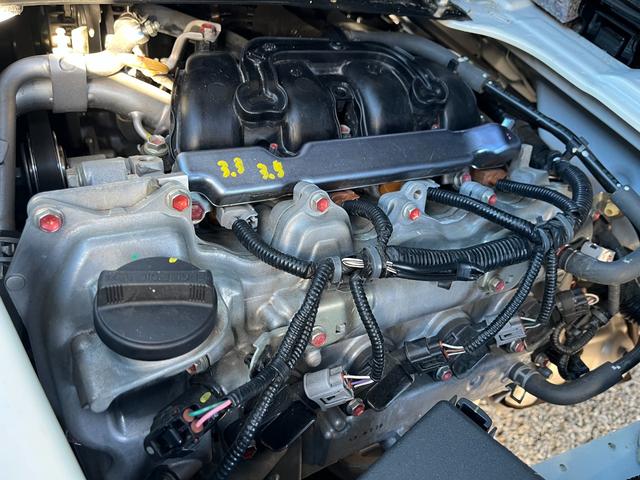 タウンエースバン ＧＬ　４ＷＤ　荷室収納棚付き　衝突軽減ブレーキ　車線逸脱警報　ナビ　バックモニター　ＥＴＣ　リアヒーター付き　ＬＥＤヘッドライト　キーレス　ＡＴ車（36枚目）