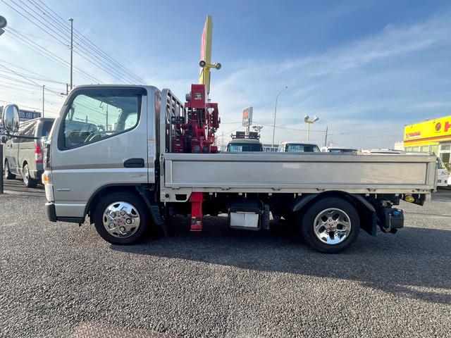 キャンター ２トン平簡易クレーン　ＵＮＩＣ４段クレーン　２．２２トン吊り　アウトリガー　過巻防止装置　衝突軽減ブレーキ　車線逸脱警報　ナビＴＶ　バックモニター　ＥＴＣ　キーレス　５ＭＴ（5枚目）