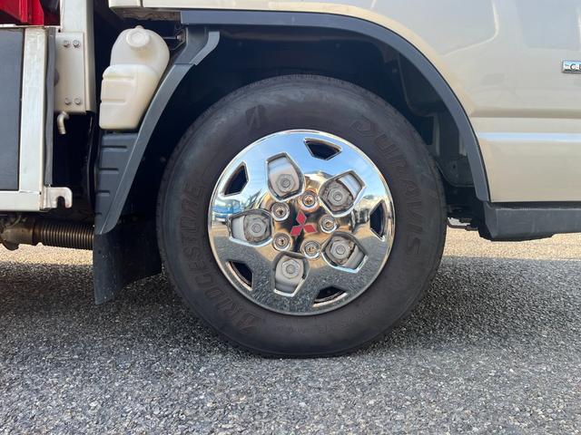 キャンター ２トン平簡易クレーン　ＵＮＩＣ４段クレーン　２．２２トン吊り　アウトリガー　過巻防止装置　衝突軽減ブレーキ　車線逸脱警報　ナビＴＶ　バックモニター　ＥＴＣ　キーレス　５ＭＴ（48枚目）