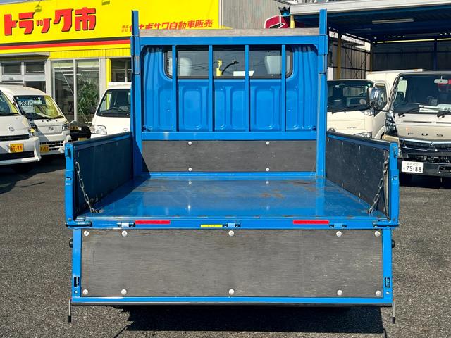 キャンター ２トン６人乗りＷキャブ　荷台床鉄板貼り　車線逸脱警報　リアヒーター付き　ＥＴＣ　ドラレコ　電動格納ミラー　５ＭＴ（6枚目）