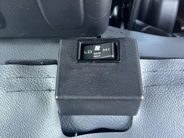 キャンター ２トン６人乗りＷキャブ　荷台床鉄板貼り　車線逸脱警報　リアヒーター付き　ＥＴＣ　ドラレコ　電動格納ミラー　５ＭＴ（29枚目）