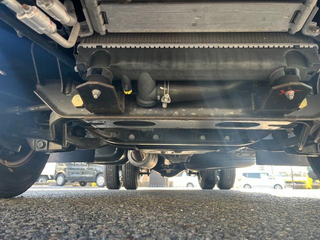 キャンター ２トン６人乗りＷキャブ　荷台床鉄板貼り　車線逸脱警報　リアヒーター付き　ＥＴＣ　ドラレコ　電動格納ミラー　５ＭＴ（34枚目）