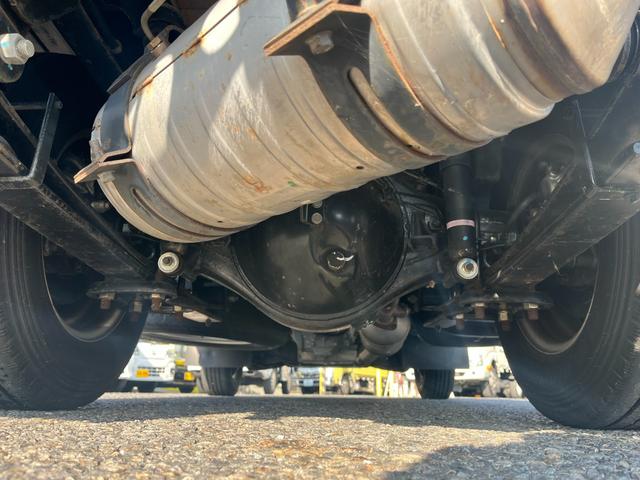 キャンター ２トン６人乗りＷキャブ　荷台床鉄板貼り　車線逸脱警報　リアヒーター付き　ＥＴＣ　ドラレコ　電動格納ミラー　５ＭＴ（37枚目）