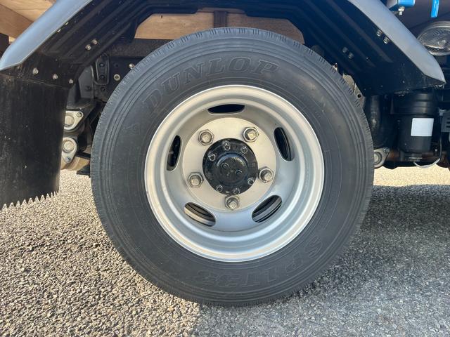 キャンター ２トン６人乗りＷキャブ　荷台床鉄板貼り　車線逸脱警報　リアヒーター付き　ＥＴＣ　ドラレコ　電動格納ミラー　５ＭＴ（41枚目）