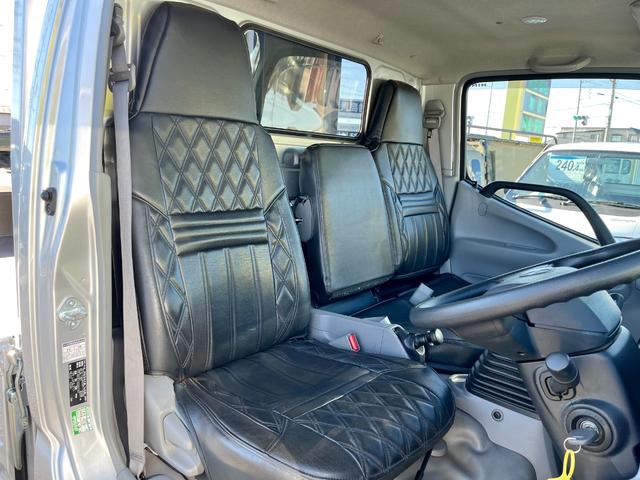 デュトロ ２トン１０尺平ボディー　荷台床木板貼り　前立アルミ縞板加工　衝突軽減ブレーキ　車線逸脱警報　ナビＴＶ　バックモニター　ＥＴＣ　ＬＥＤヘッドライト　６ＭＴ（14枚目）