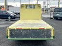 キャンター ２トン全低床平ボディー　荷台床鉄板貼り　車線逸脱警報　坂道発進補助装置　ナビＴＶ　バックモニター　ＥＴＣ　ドラレコ付き　キーレス　ＡＴ車（8枚目）