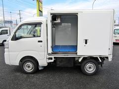 もちろん左サイドドア付きですので、荷物の積み下ろしもラクラク♪ 6